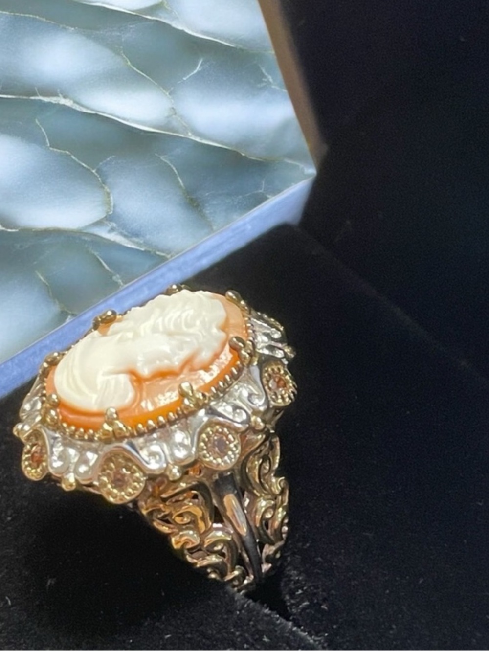 Authentic Carved Shell Cameo Ring Set in Sterling & 18kt Vermeil  NWB   size 5